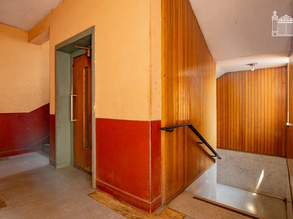 2 Bedroom Flat & Apartment