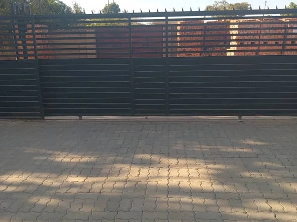 3 Bedroom Flat & Apartment