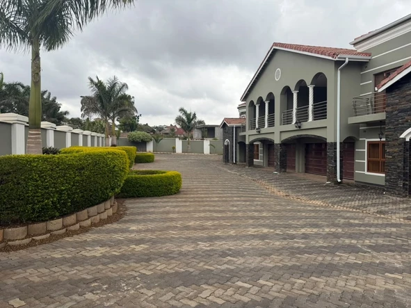 5 Bedroom House