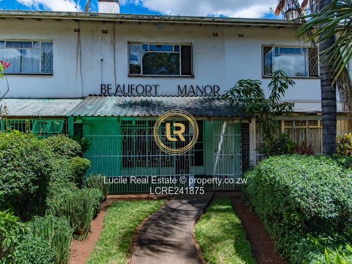 Spacious 2-Bed Apartment at Beaufort Manor, Avenues | Garage