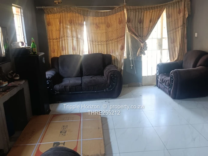 Chitungwiza unit M house for sale- Borehole