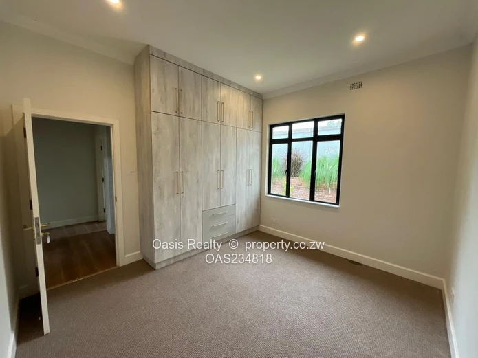 Modern Executive Townhouse - Luxury Living Redefined