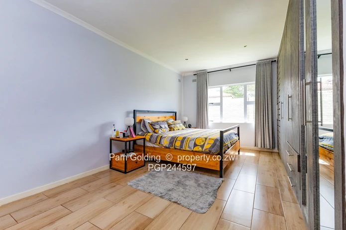 Comfortable And Spacious Living In Well Maintained Complex