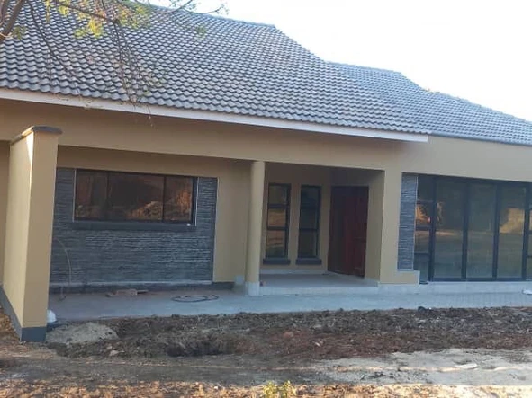 4 Bedroom Flat & Apartment