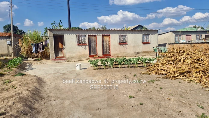 400m² Stand with 3 Rooms in Ushewokunze, Harare South (Sole Mandate)