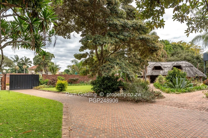 Spacious Double Storey Family Home!