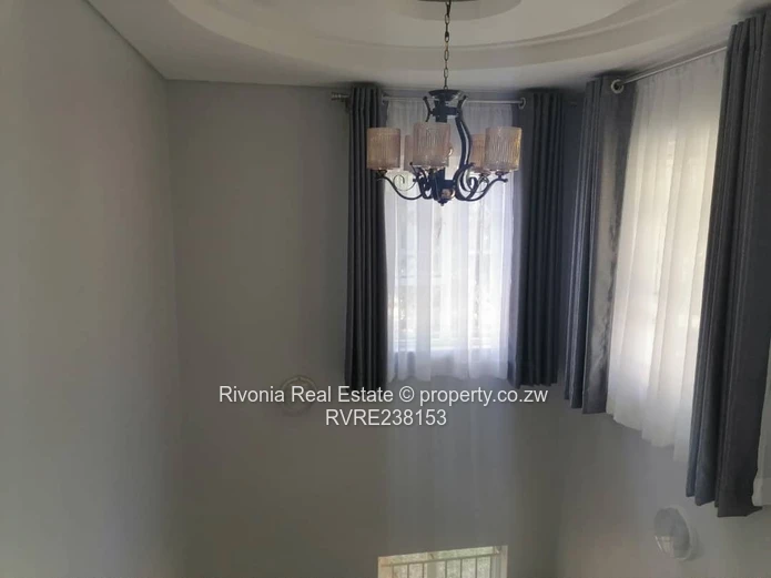 Old Marlborough 5beds house 4269sqm . Potential for redevelopment deeds