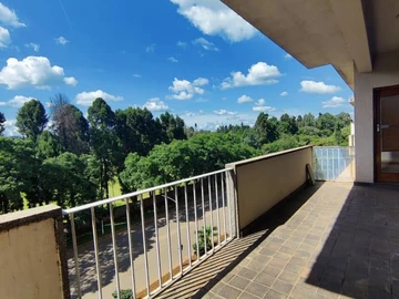 3 Bedroom Flat & Apartment