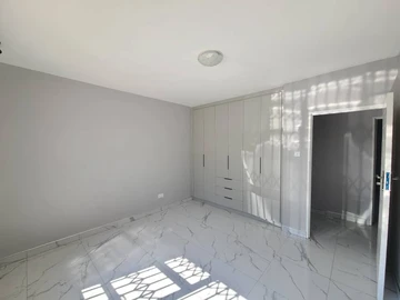 3 Bedroom Flat & Apartment