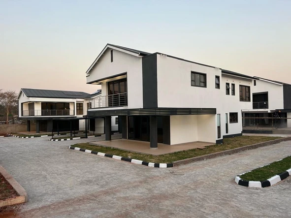3 Bedroom Flat & Apartment