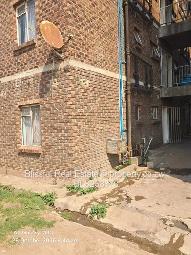 Mufakose 2-Bed Apartment - Tiled Floors & Fitted Kitchen (Sole Mandate)