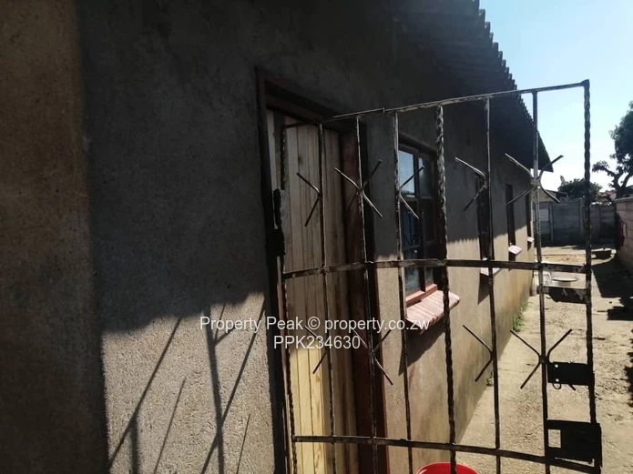 Glenview Area 8 House For Sale