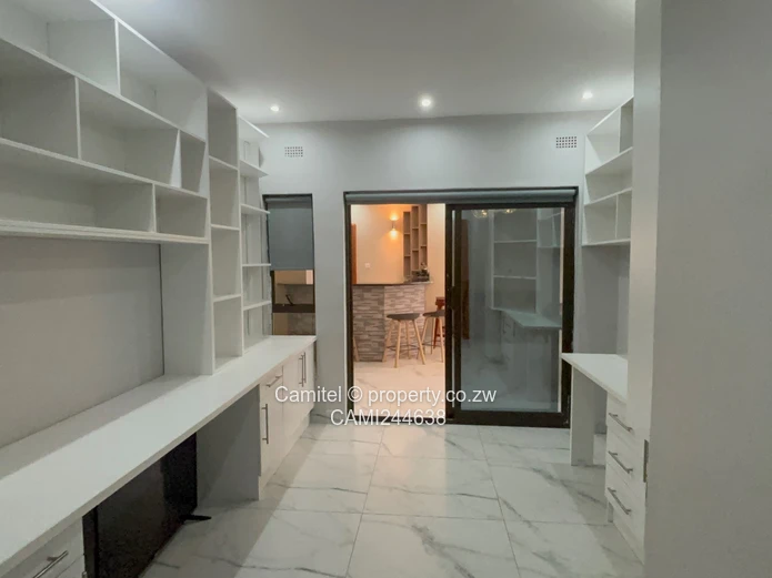 Modern Fully-Furnished 4BR Home with Borehole - Manresa