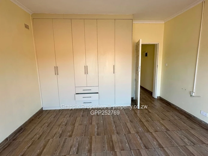 Westgate Adlyn Neat 2 bed garden flat