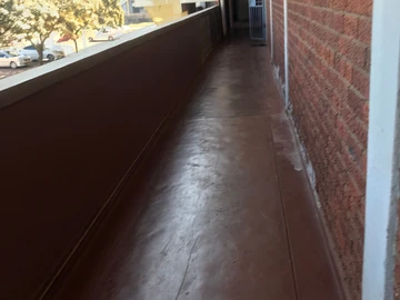 2 Bedroom Flat & Apartment