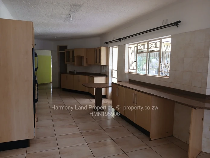Bluffhill -5 Bedroomed House To Let