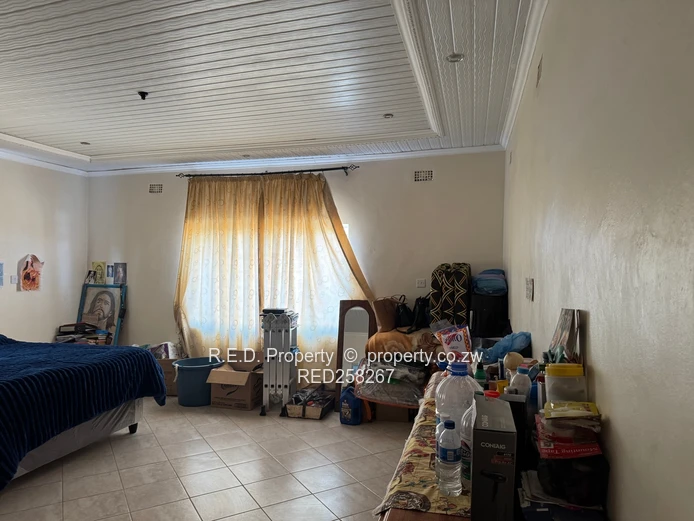 A spacious family home In New Parklands!