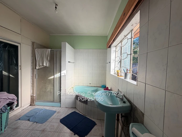 House for Sale in Hillside