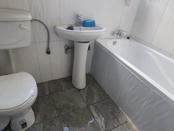 3 Bedroom Flat & Apartment