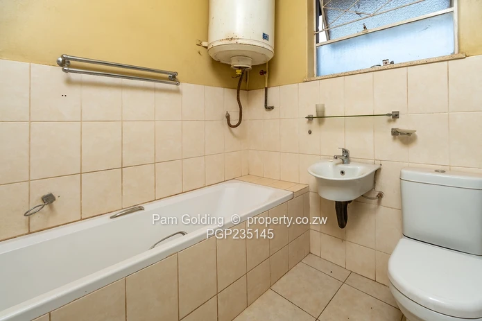 Modern Duplex Apartment in Langley House - Avenues (Sole Mandate)