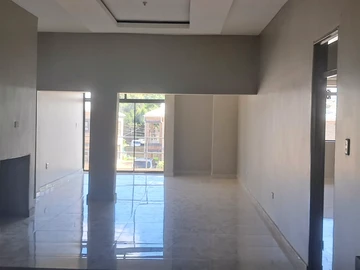 3 Bedroom Flat & Apartment