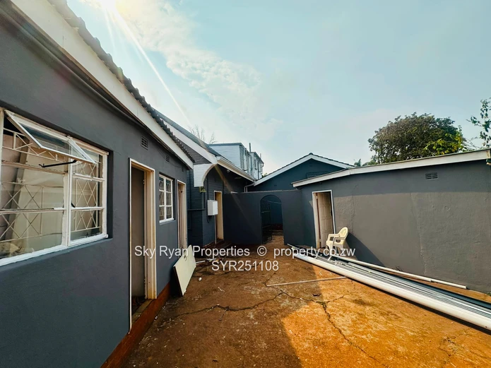 BEDROOM HOUSE TO LET AS OFFICES in mt pleasant 