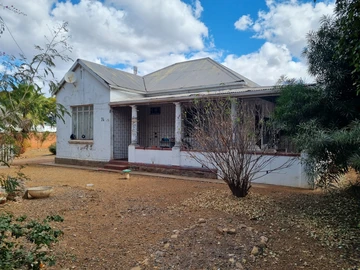 Comfortable Family Home with Versatile Spaces and Great Potential