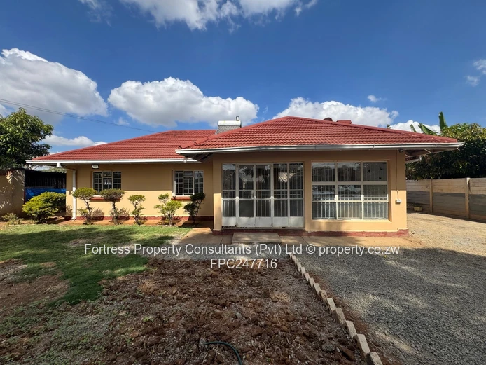 Braeside, Harare South 3-Bed House for Rent — Pool & Borehole