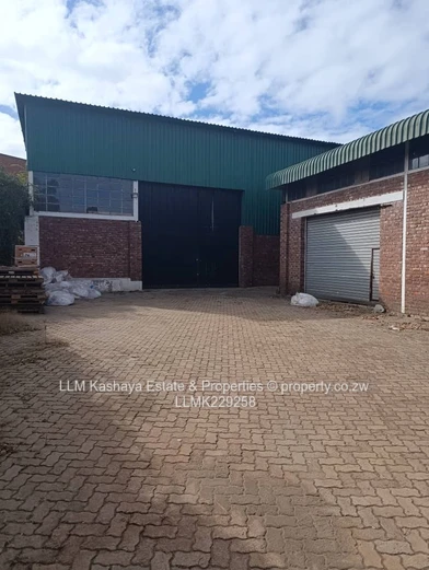 Warehouse to let in Ardbennie, Waterfalls, Harare