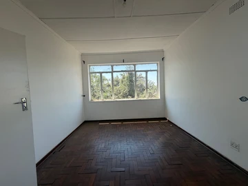 3 Bedroom Flat & Apartment