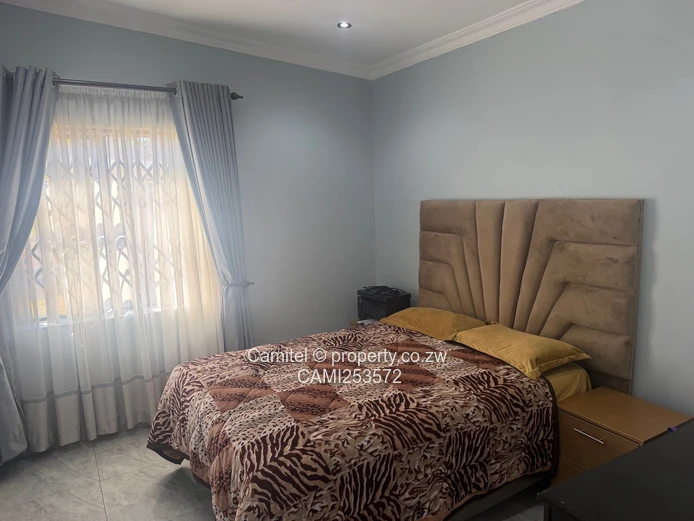 Spacious 3-bed Sunridge Home with Flatlet & Verandah