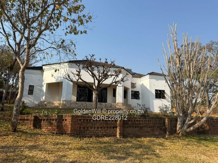 4 bedroomed house to rent in Shawasha Hills
