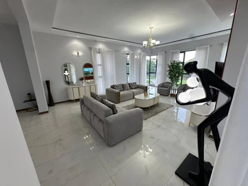 5 Bedroom House