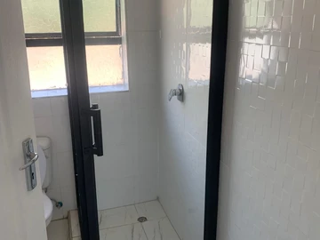 3 Bedroom Flat & Apartment