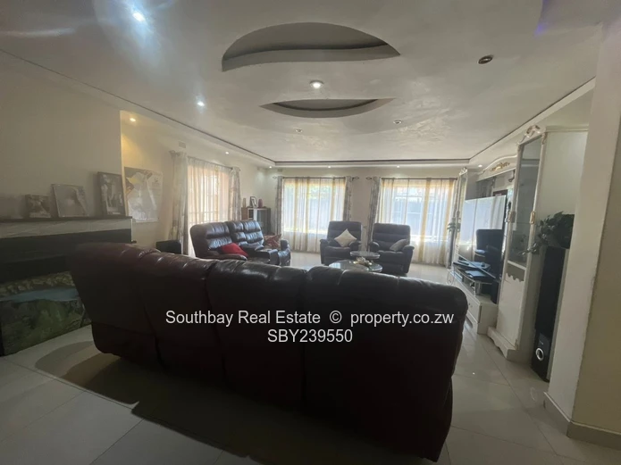 House to let (Sole Mandate)