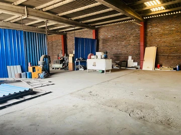 Warehouse & Factory