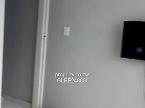 Spacious Glass-Front 3-Bed Townhouse in Bluff Hill - Borehole