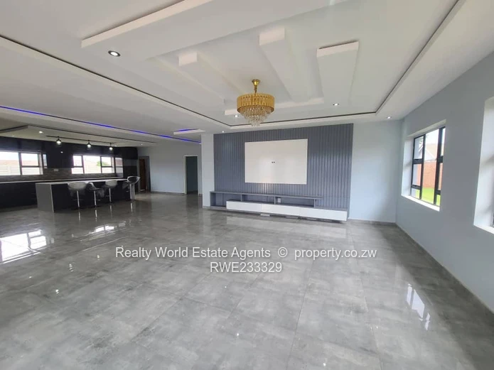 For Sale: 5-Bedroom Home In Mt Pleasant Heights (Sole Mandate)