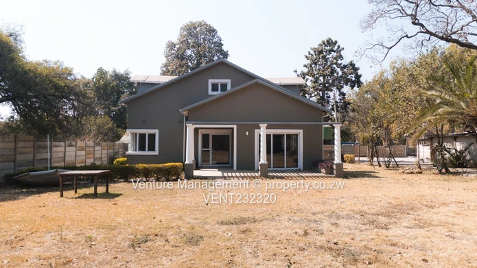 Glenara Property With Endless Possibilities!