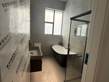 4 Bedroom Flat & Apartment