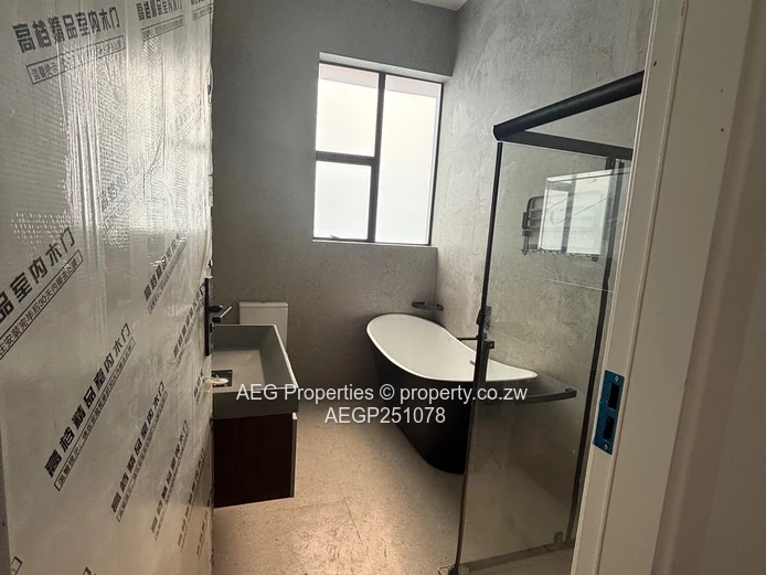 To Let Newly Built Luxury 4-Bedroom Townhouse |Highlands