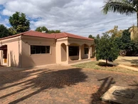 4 Bed House for sale in Helensvale