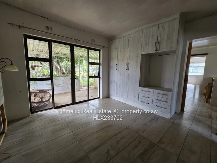 Elegant Eastlea 5-Bedroom Family Home with Separate Cottage |