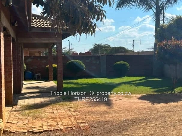 Spacious 4-Bed Westgate Home with Double Garage & Borehole