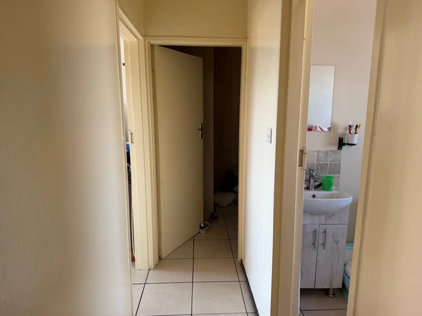 2 Bedroom Flat & Apartment