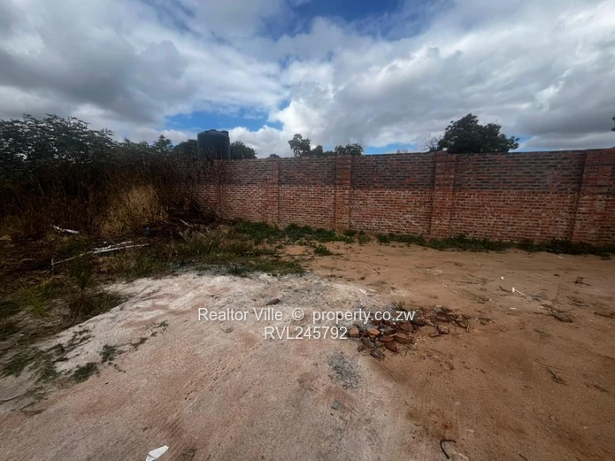 430 m² Msasa Park Stand — Main Road, Water & Sewer