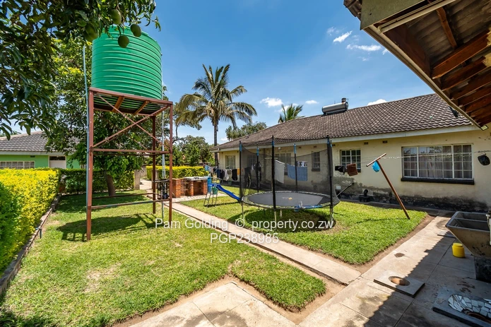 House with seperate cottage - Ideal for Rental Income