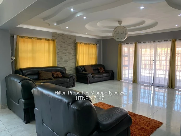 Spacious 5-Bed Parktown Home with Modern Kitchen & Borehole