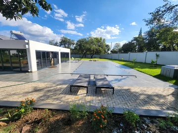 6 Bedroom House