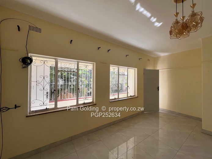 2 Bed Flat in Avondale